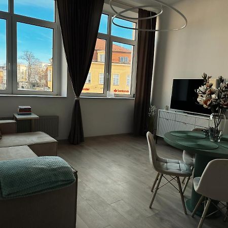Loft Przy Placu Niepodleglosci Apartment เยเลเนียกูรา ภายนอก รูปภาพ