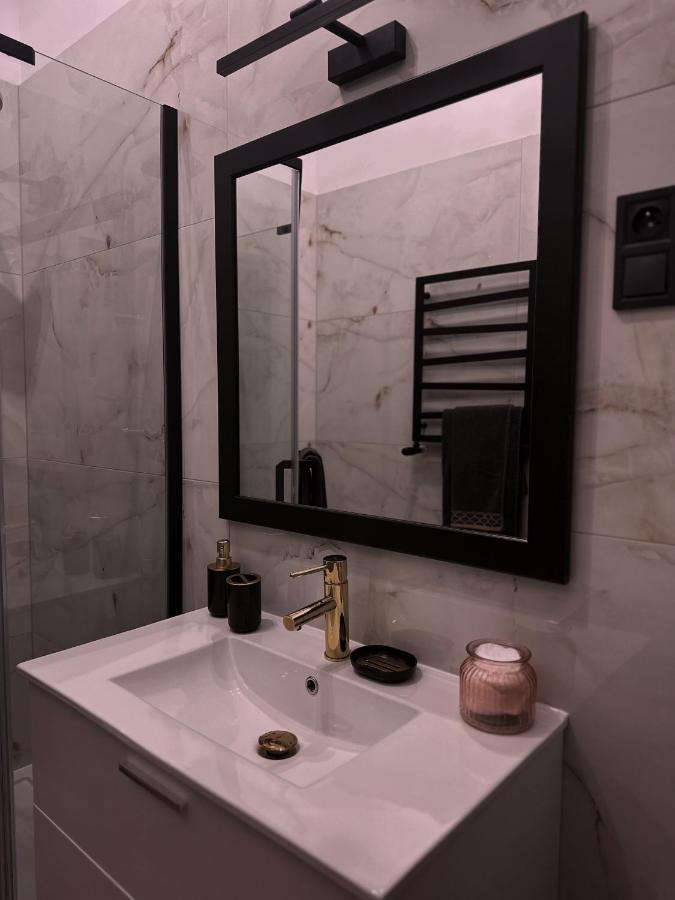 Loft Przy Placu Niepodleglosci Apartment เยเลเนียกูรา ภายนอก รูปภาพ