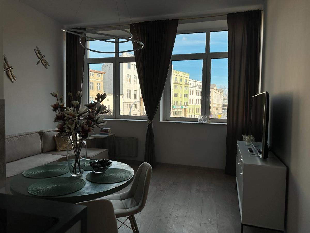Loft Przy Placu Niepodleglosci Apartment เยเลเนียกูรา ภายนอก รูปภาพ