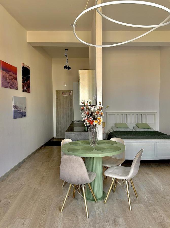 Loft Przy Placu Niepodleglosci Apartment เยเลเนียกูรา ภายนอก รูปภาพ
